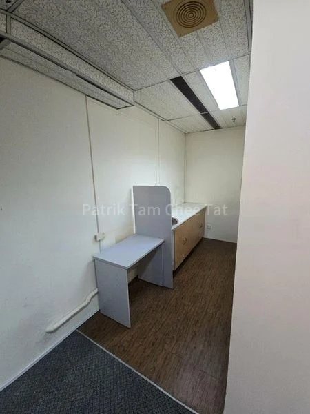 Office for Rent: Iob Building - Image 11
