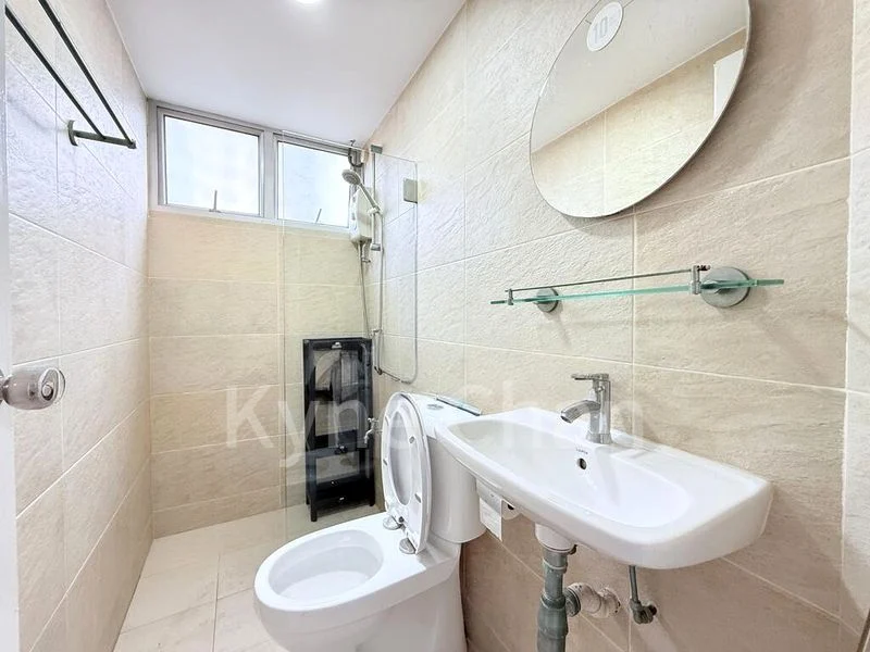 Room (Condo) for Rent in Pandan Valley - Image 4