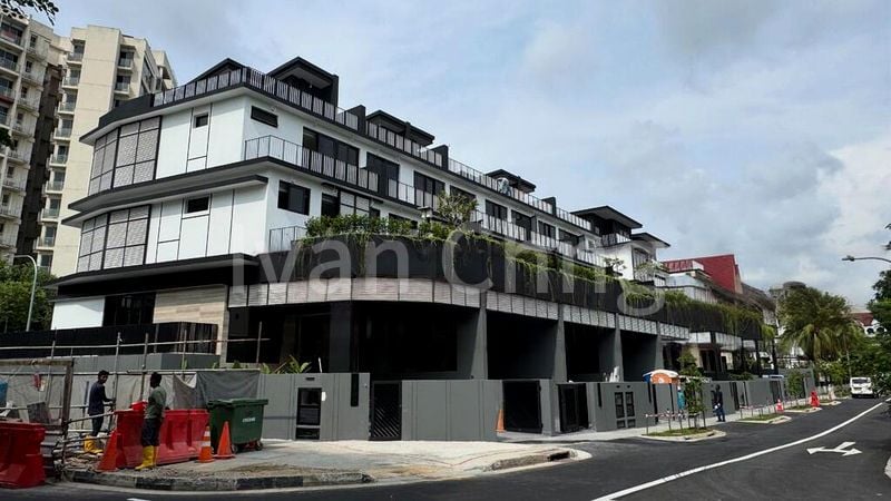 5 Bed Corner Terrace (Landed) for Sale in  JLB Residences - Image 5