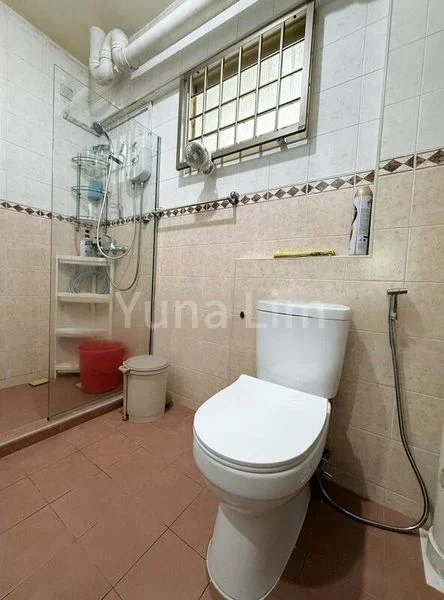 Executive HDB for Sale in  114 Edgefield Plains - Image 13