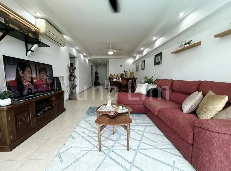 Executive HDB for Sale in  114 Edgefield Plains - Image 7