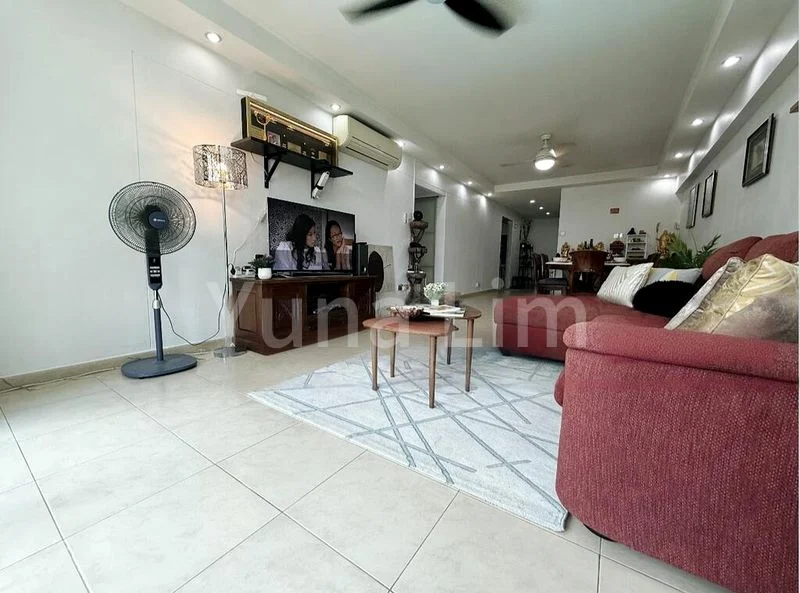 Executive HDB for Sale in  114 Edgefield Plains - Image 4