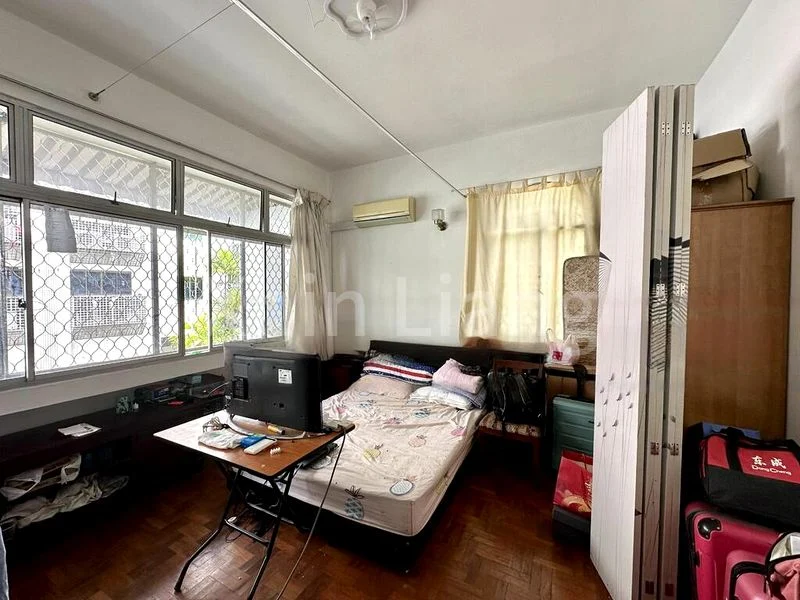 4 Bed Terraced House (Landed) for Sale in  Teck Guan Ville - Image 2