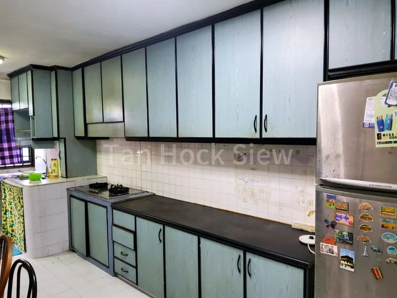 4 Room (4NG) HDB for Sale in  208 Jurong East Street 21 - Image 2