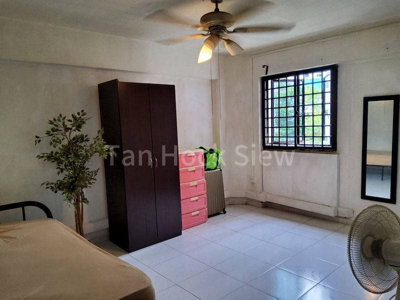4 Room (4NG) HDB for Sale in  208 Jurong East Street 21 - Image 4