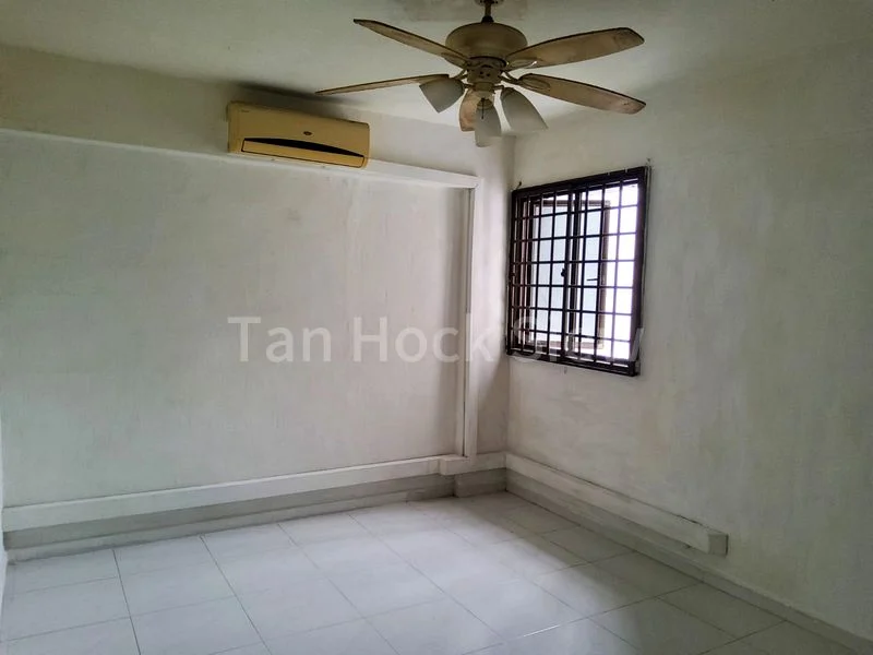 4 Room (4NG) HDB for Sale in  208 Jurong East Street 21 - Image 5