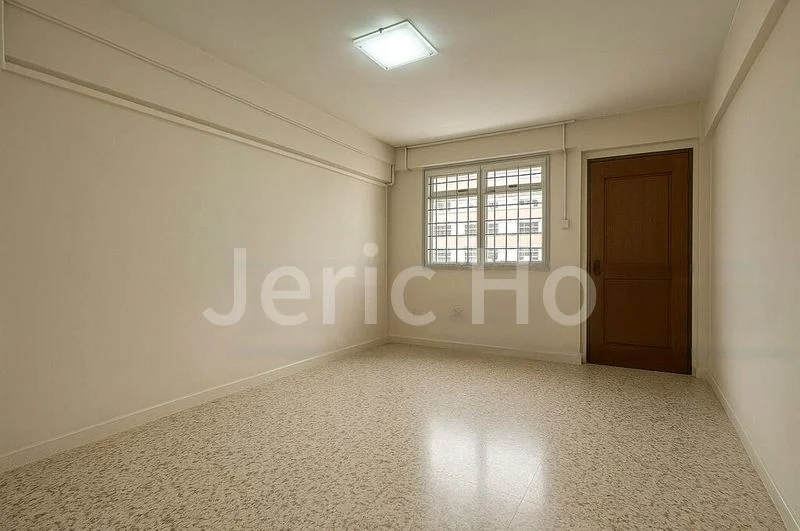 3 Room (3I) HDB for Sale in  9 Holland Avenue - Image 1