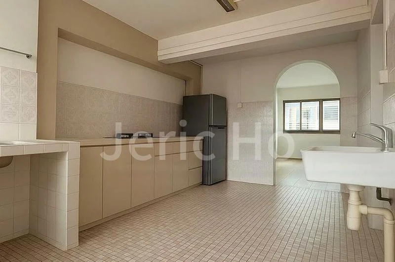 3 Room (3I) HDB for Sale in  9 Holland Avenue - Image 2