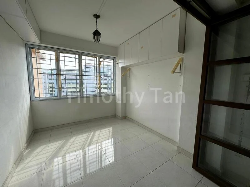 Executive HDB for Rent in  497A Tampines Street 45 - Image 2