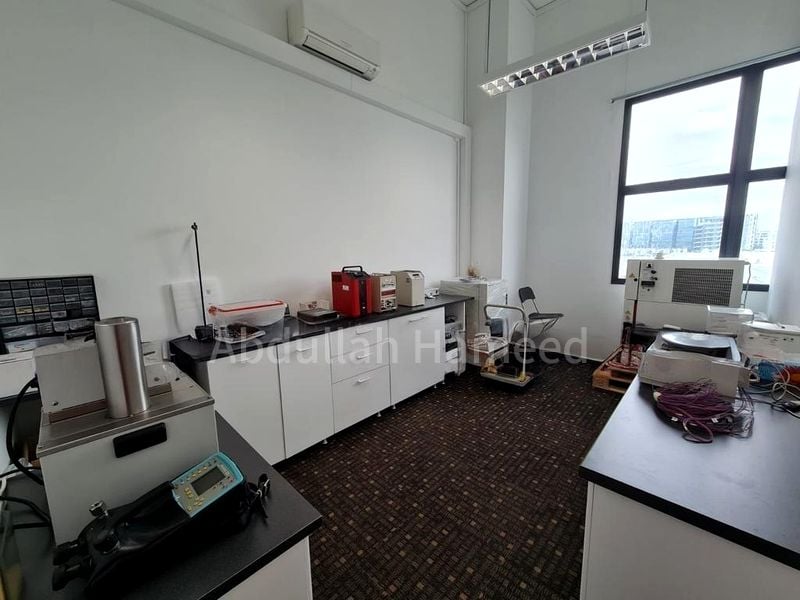 Light Industrial (B1) for Rent: Tradehub 21 - Image 2