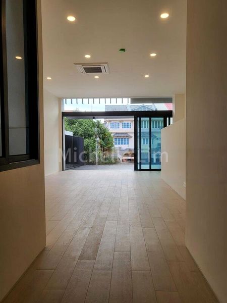 6 Bed Terraced House (Landed) for Sale in  Hillvista - Image 4