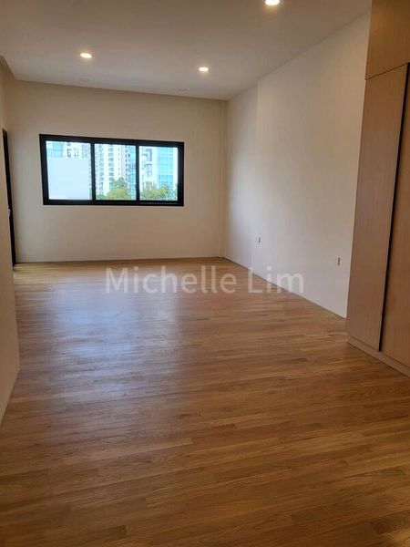 6 Bed Terraced House (Landed) for Sale in  Hillvista - Image 5