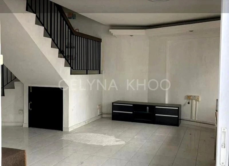 Maisonette HDB for Sale in 714 Jurong West Street 71 - Image 4