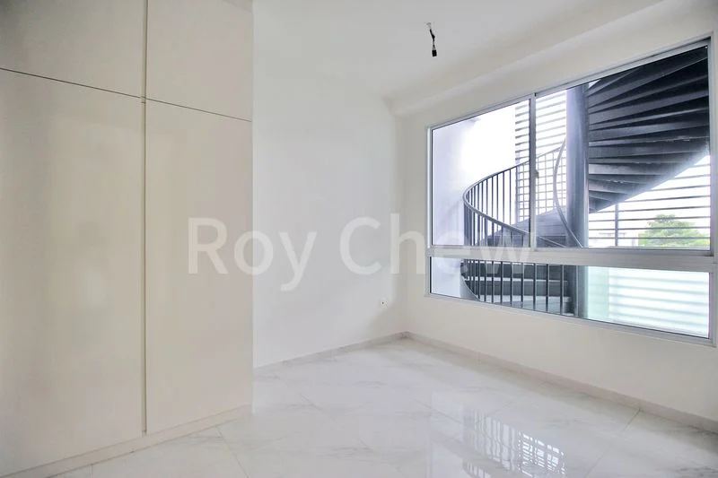 1 Bed Apartment (Condo) for Sale in  10 Shelford - Image 2