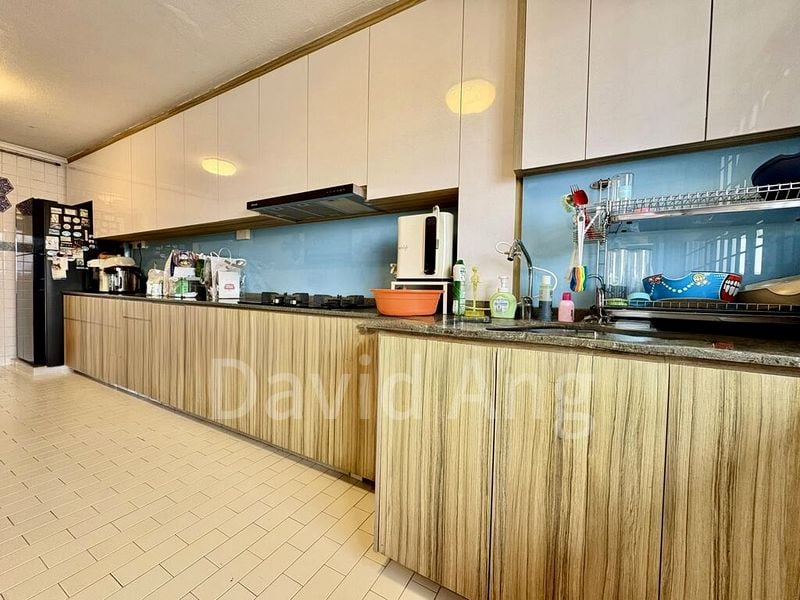 5 Room (5I) HDB for Sale in  805 Yishun Ring Road - Image 4