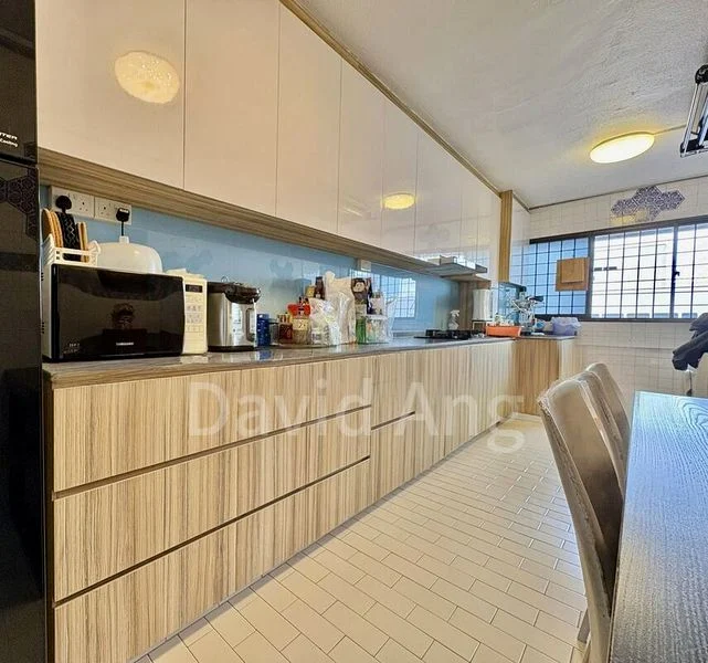 5 Room (5I) HDB for Sale in  805 Yishun Ring Road - Image 5