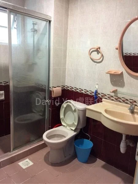 Master Room (Landed) for Rent in  Kembangan Estate - Image 9