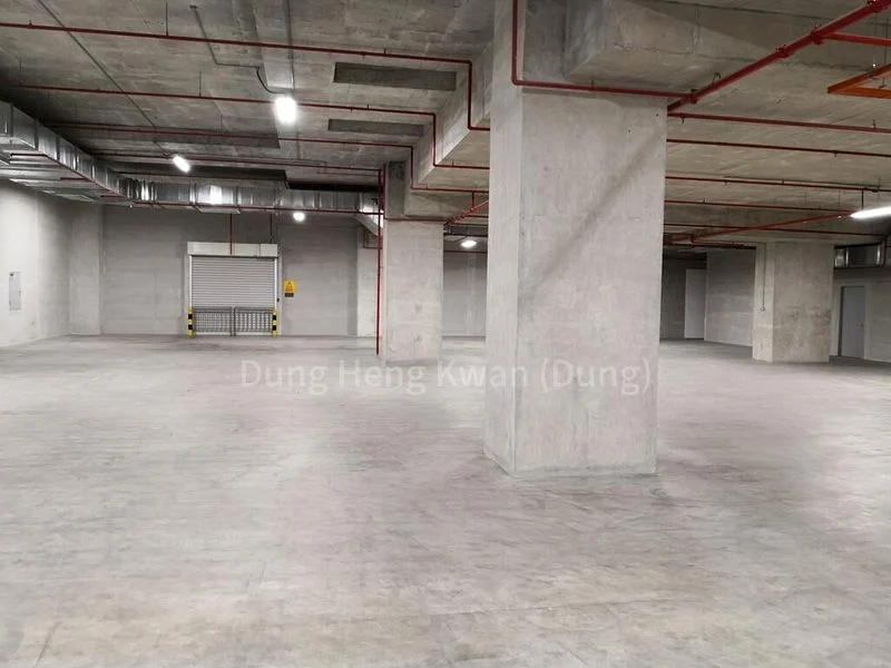 Warehouse for Rent:  Low Rent + 40ft Loading Bays + Office - Image 3