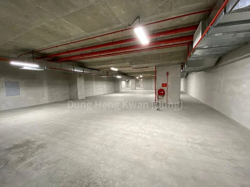 Warehouse for Rent:  Low Rent + 40ft Loading Bays + Office - Image 4