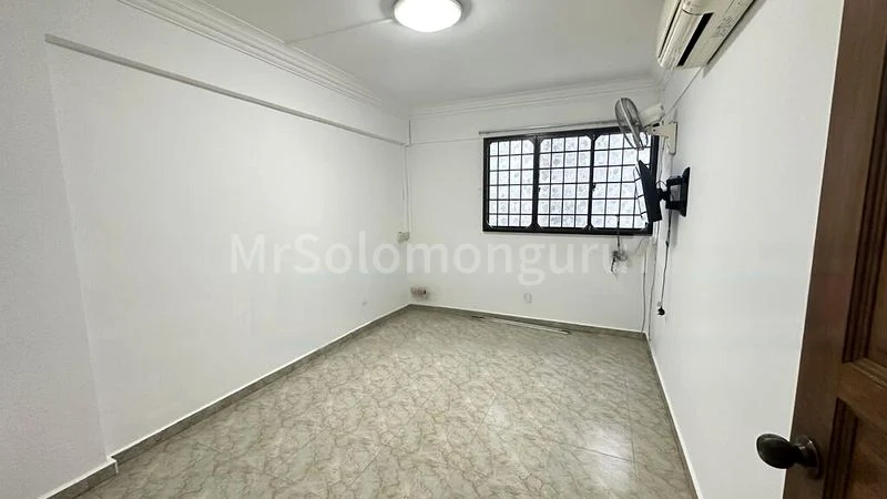 4 Room (4NG) HDB for Sale in  415 Ang Mo Kio Avenue 10 - Image 5