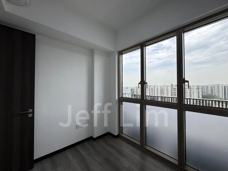 2 Bed Condo for Rent in Pasir Ris Drive 8 - Image 10