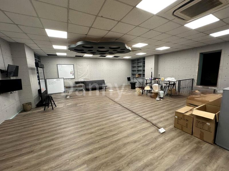 Light Industrial (B1) for Sale: 8B, Admiralty Street - Image 3