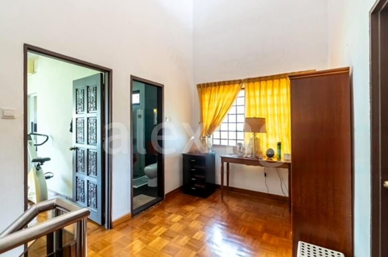4 Bed Corner Terrace (Landed) for Sale in Siew Lim Park - Image 3