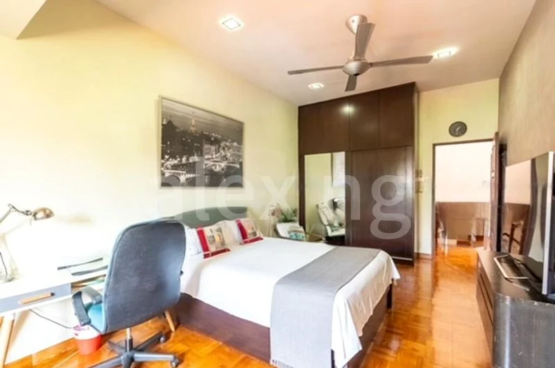 4 Bed Corner Terrace (Landed) for Sale in Siew Lim Park - Image 1