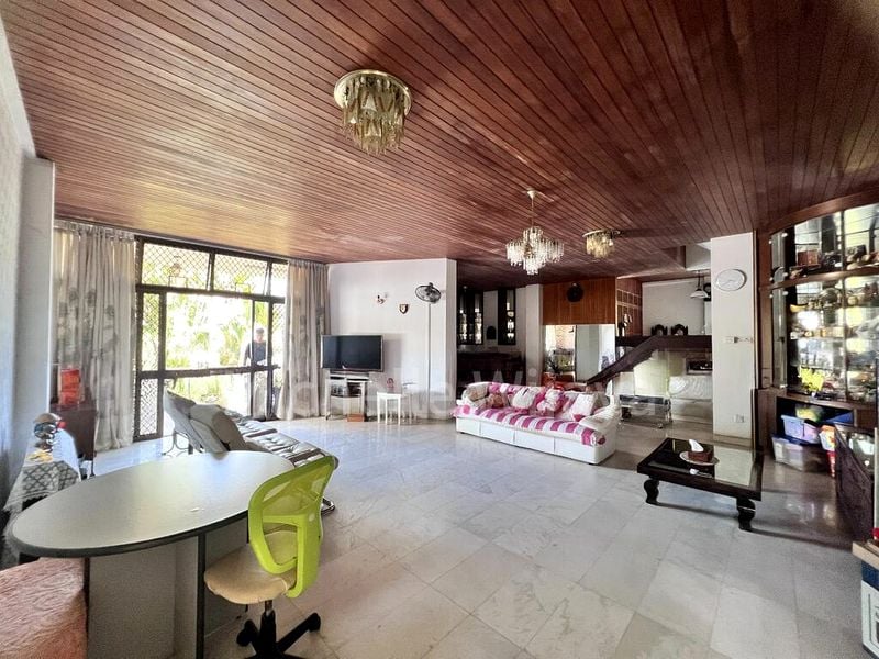 6 Bed Corner Terrace (Landed) for Sale in  Hillview Garden Estate - Image 8