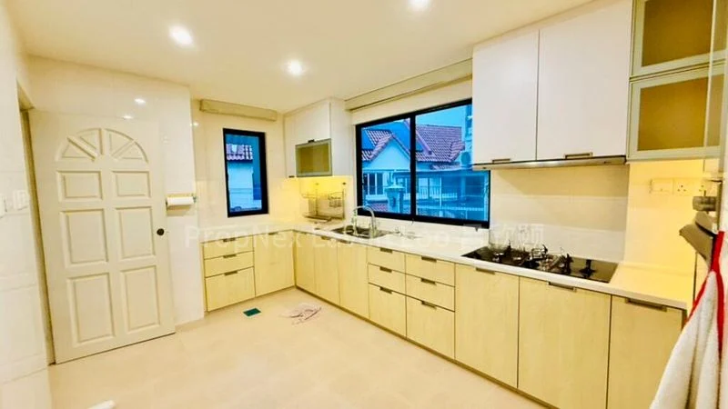 5 Bed Corner Terrace (Landed) for Rent in  Jalan Tani - Image 6