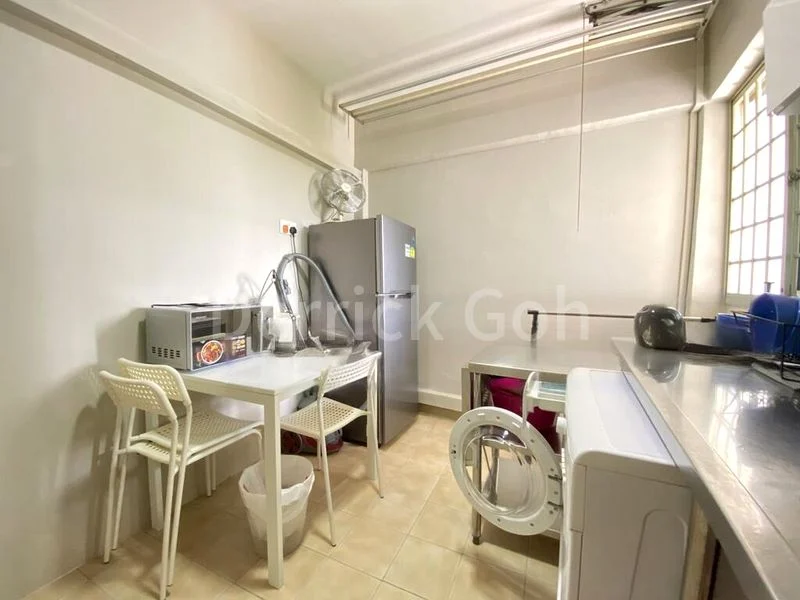 1 Room (HDB) for Rent in 303 Jurong East Street 32 - Image 4