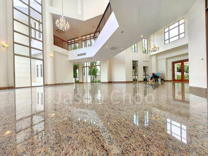 6 Bed Bungalow (Landed) for Rent in  Villas Holland - Image 1