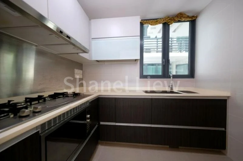 3 Bed Condo for Rent in  The Gale - Image 9