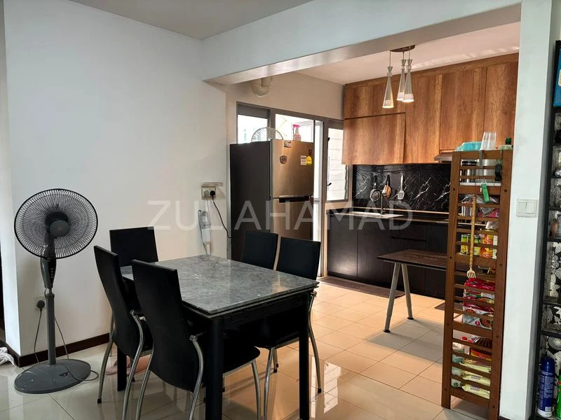 Premium HDB for Sale in  684A Edgedale Plains - Image 2