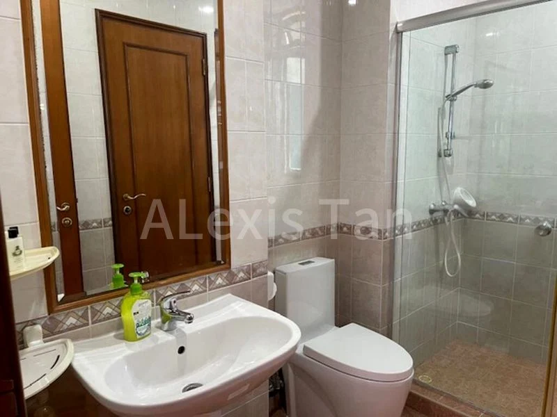 Common Room (Landed) for Rent in  Lakeside Grove - Image 11