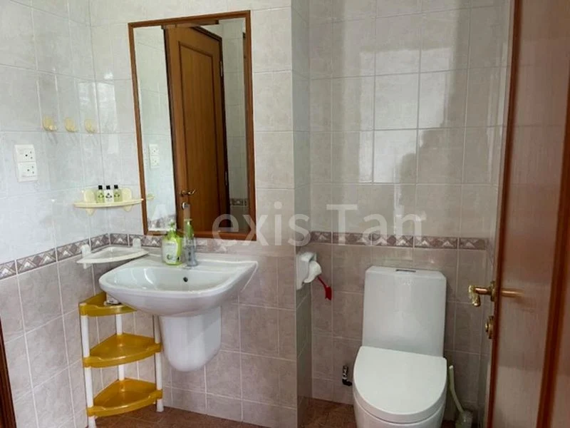 Common Room (Landed) for Rent in  Lakeside Grove - Image 13