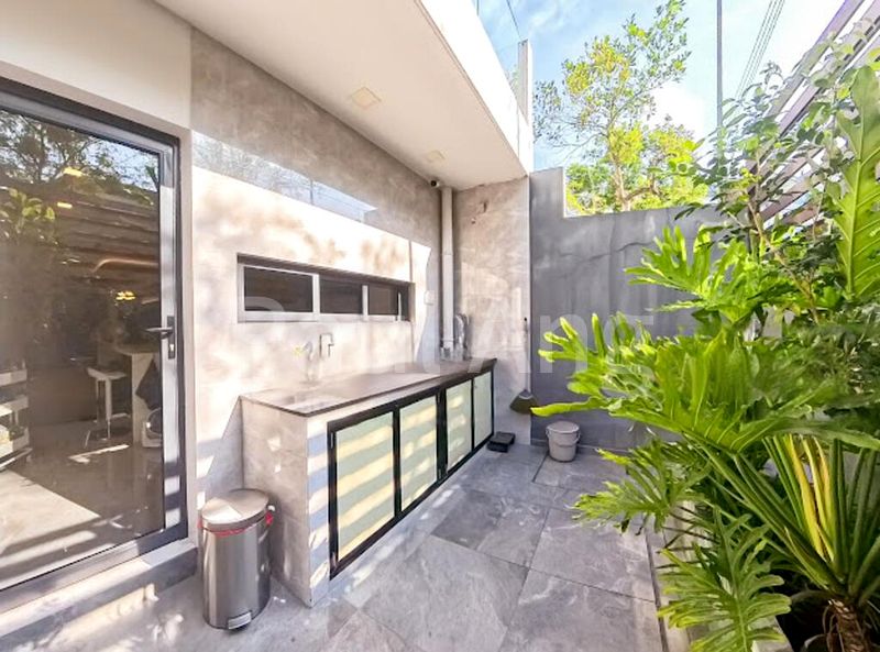 5 Bed Semi-Detached House (Landed) for Sale in  Cosford Road - Image 4