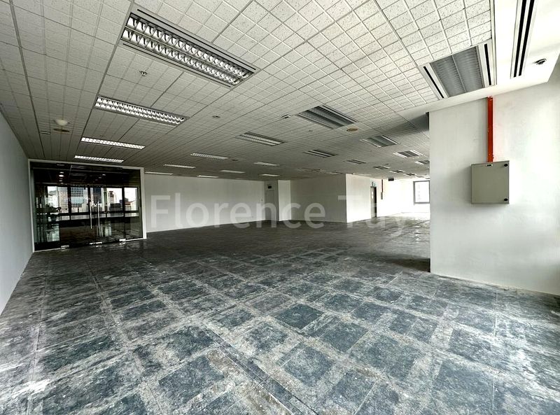 Office for Rent: Prudential Tower - Image 2