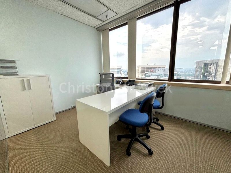 Office for Rent: United Square - Image 2
