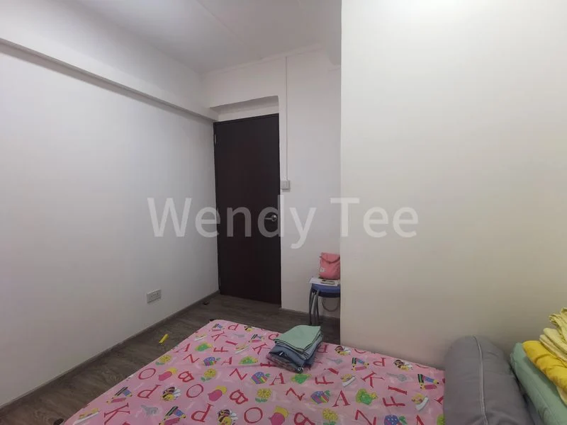 Common Room (HDB) for Rent in  2 Beach Road - Image 2