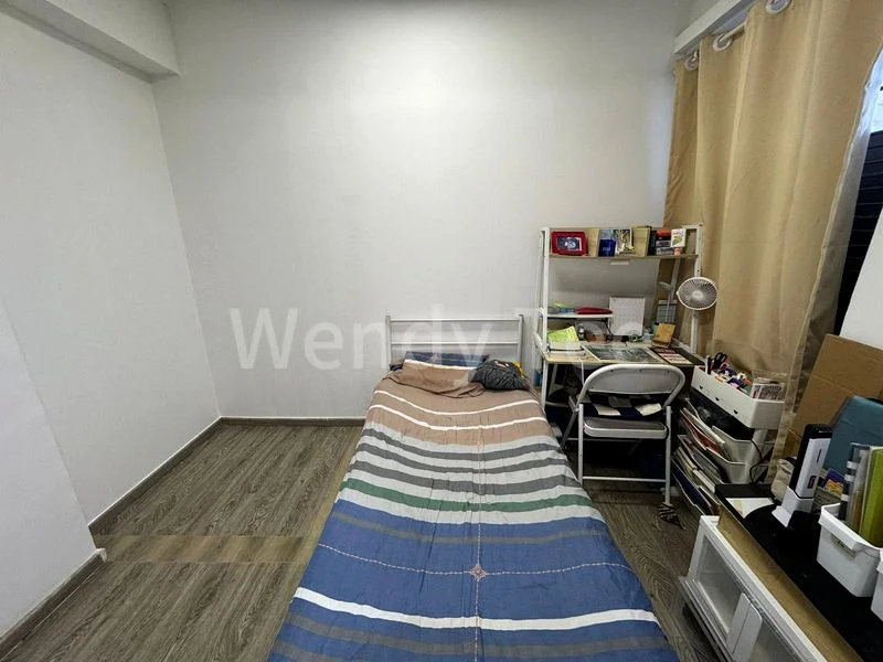 Common Room (HDB) for Rent in  2 Beach Road - Image 1