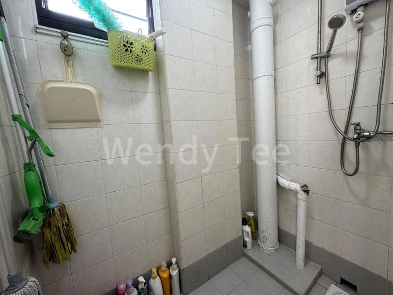 Common Room (HDB) for Rent in  2 Beach Road - Image 4