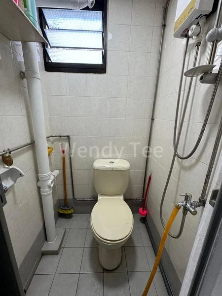 Common Room (HDB) for Rent in  2 Beach Road - Image 6