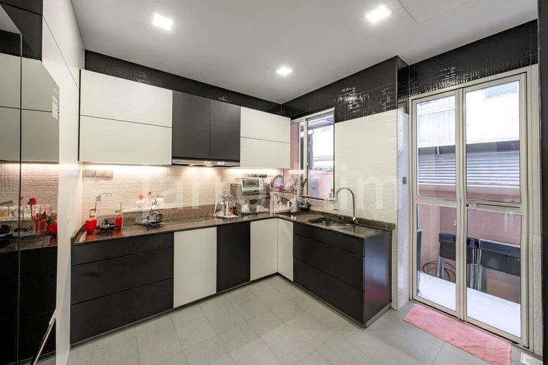 5 Bed Terraced House (Landed) for Sale in  The Springside - Image 3