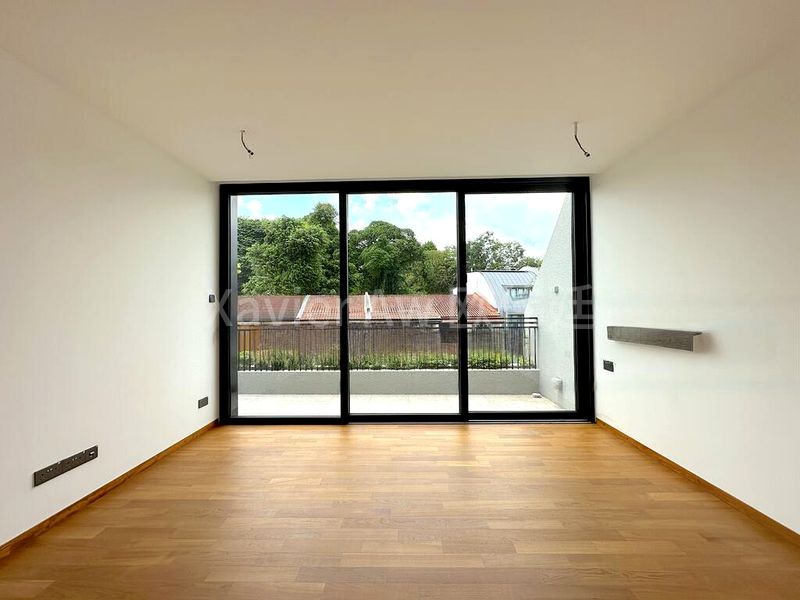5 Bed Terraced House (Landed) for Sale in  Regent Villas - Image 1