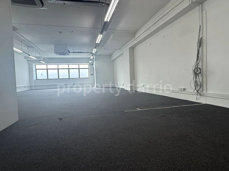 Light Industrial (B1) for Rent in  Vertex - Image 1