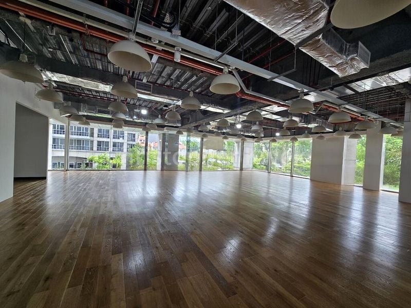 Office for Rent: UE Square - Image 8