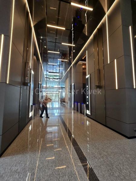 Office for Rent: UE Square - Image 3