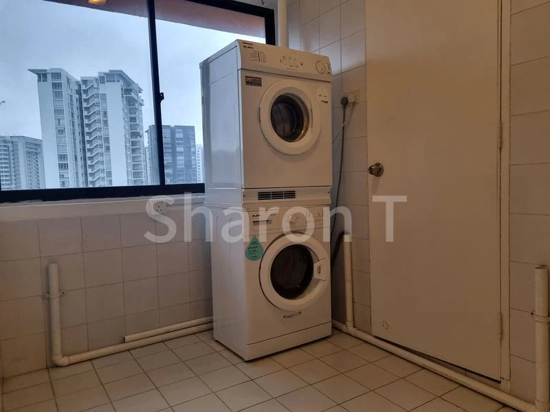 4 Bed Condo for Rent in  Parkway View - Image 11