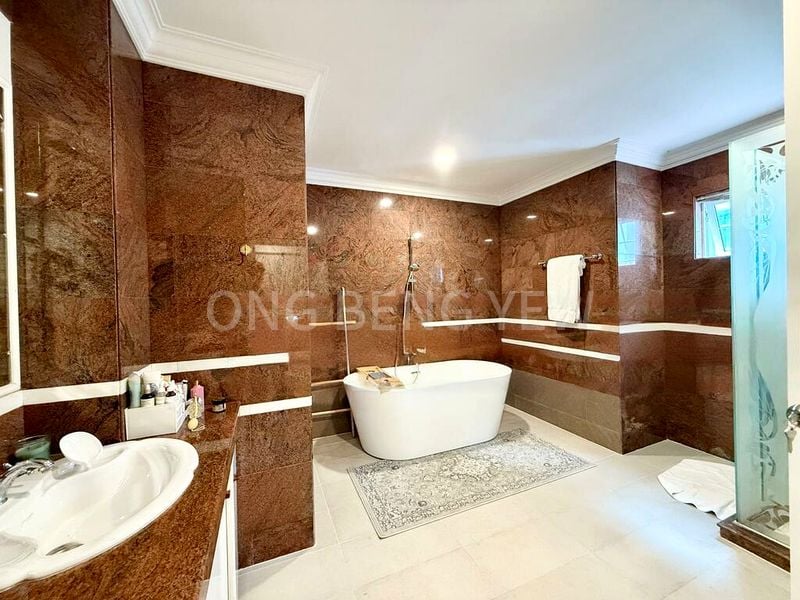 5 Bed Bungalow (Landed) for Rent in  Buckley Road - Image 3